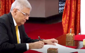 Read more about the article Sri Lanka swears in new president amid economic meltdown