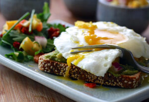 healthy balanced meal featuring 80/20 diet Principles