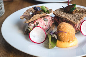 lose weight without counting calories a high-protein and high-fiber meal plate