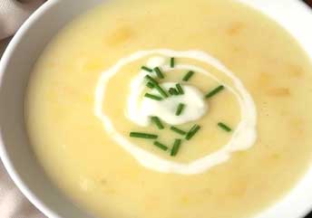 Creamy potato and leek soup — soft, braces-friendly comfort food for sensitive teeth.